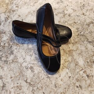 Naturalizer Women's Leather Black Flats with White Stitching Sz 7